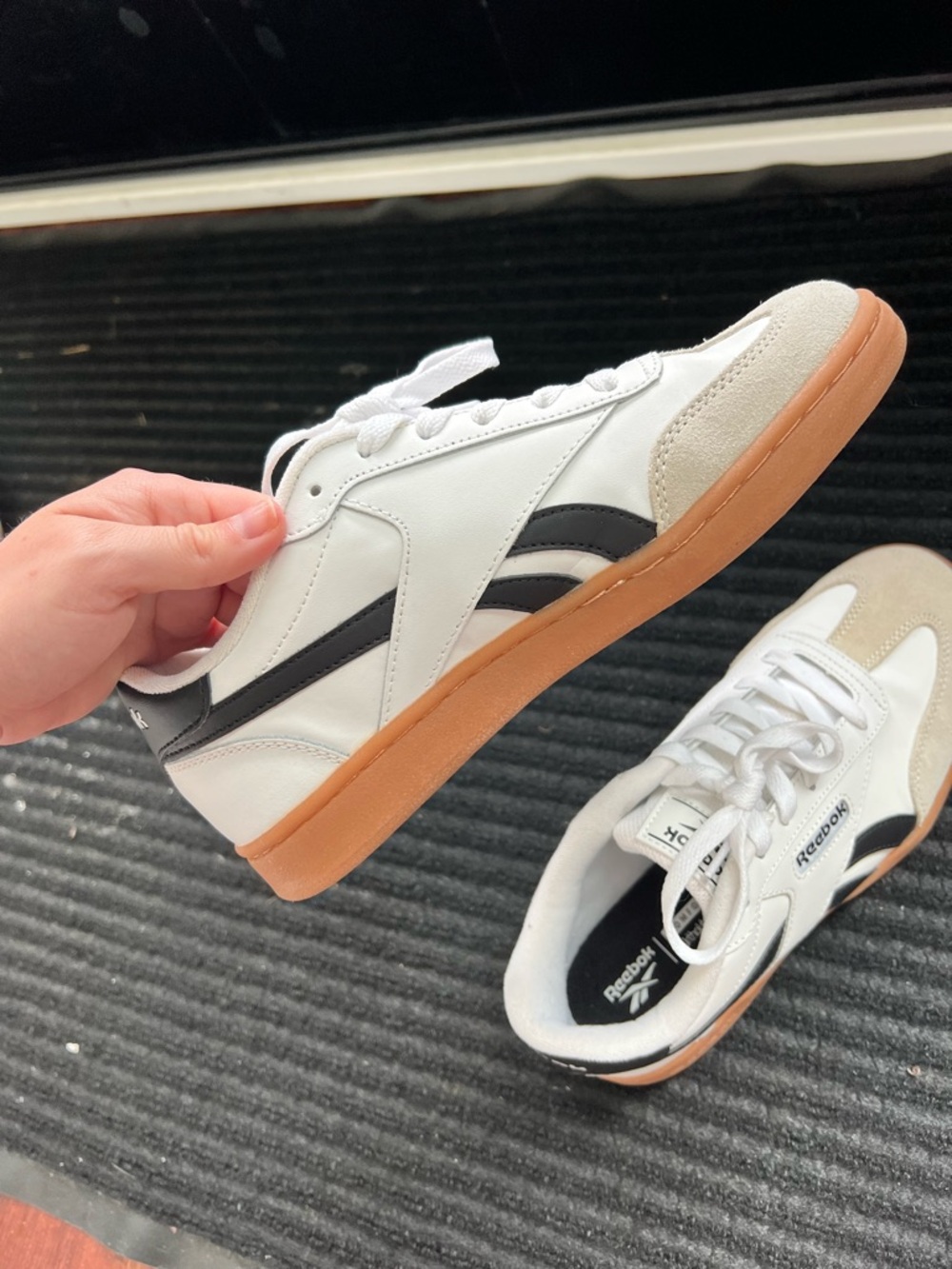 Reebok Classic White & Black Women’s Low-Top Sneakers with Gum Sole - Picture 5 of 6